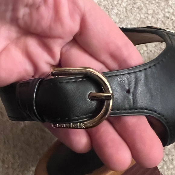 Tommy Hilfiger King Sandals-sz 7 - Picture 6 of 7